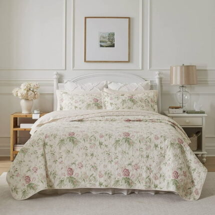 Laura Ashley Breezy Floral Quilt Set, 3-Piece, Pink/Green, Reversible Cotton Bedding Set, Queen