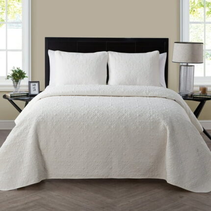 VCNY Home Caroline 2-Piece White Floral Quilt Set, Twin, Adult, Unisex